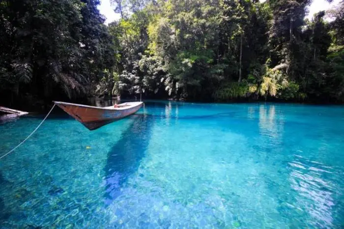 Labuan Cermin Lake, the Perfect Place to Witness the Natural Beauty of East Kalimantan